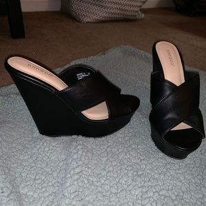 Size 8 wedges